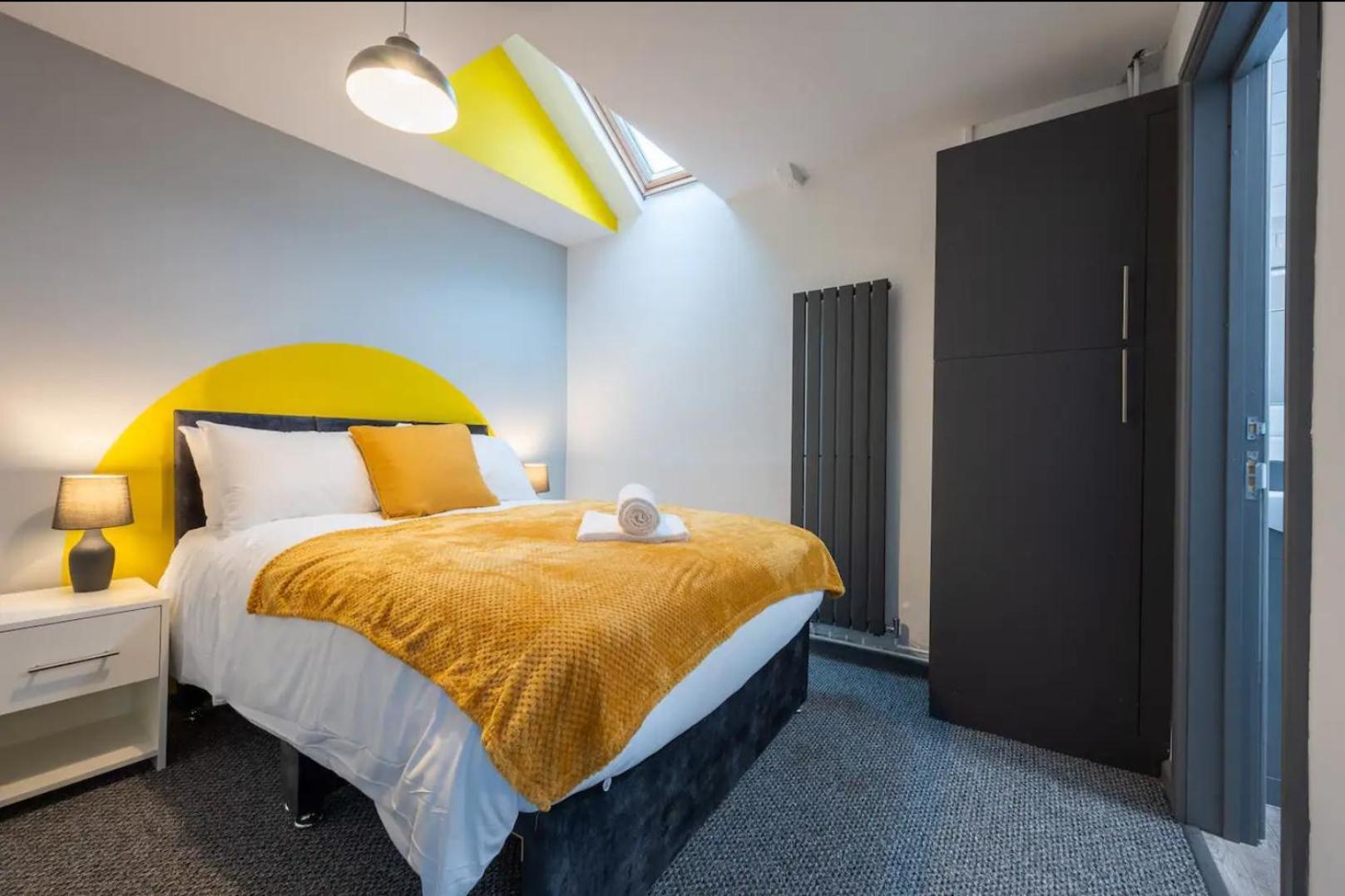 Stunning One Bedroom Apartments Near Shops & Central Cardiff Exterior foto